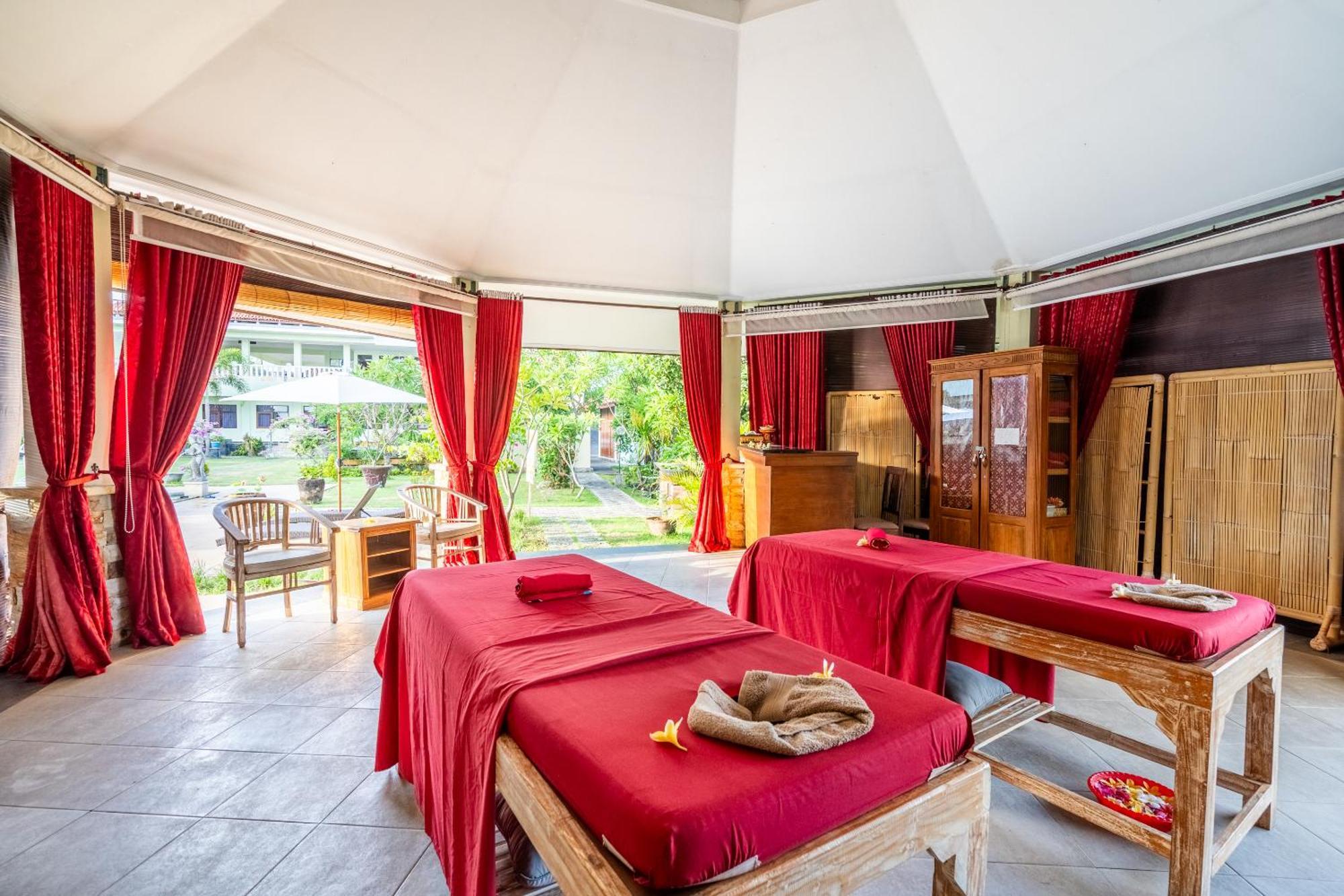 Taman Surgawi Resort & Spa Jasri Екстер'єр фото