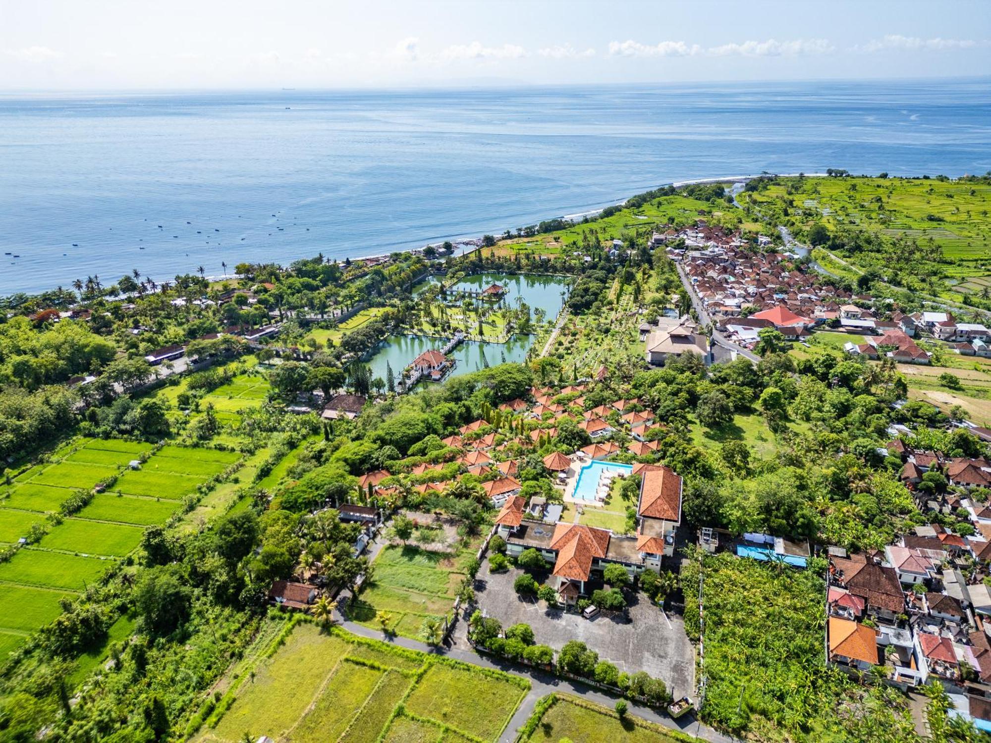 Taman Surgawi Resort & Spa Jasri Екстер'єр фото