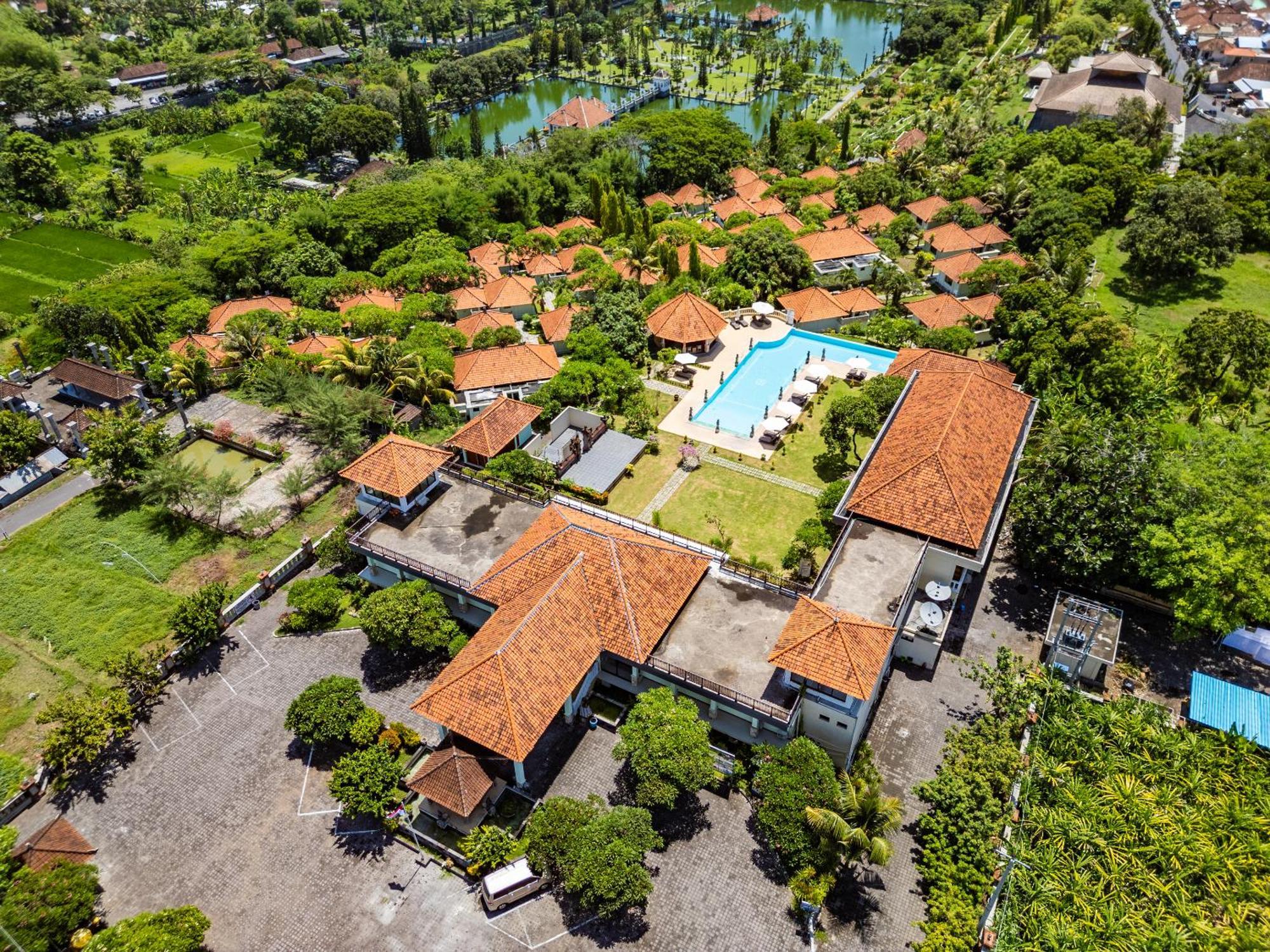 Taman Surgawi Resort & Spa Jasri Екстер'єр фото
